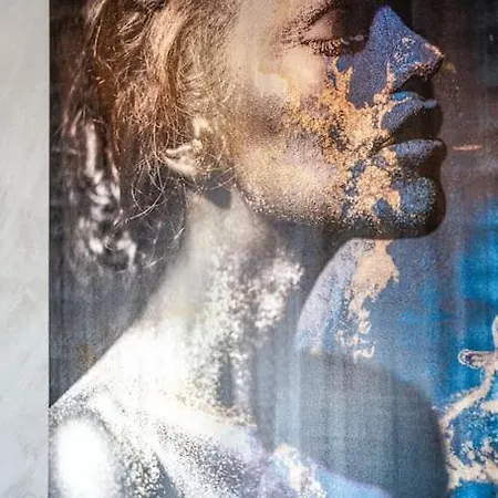 650m In&out - - Free And Parking *